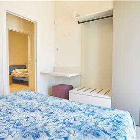 3 bedroom villa with infinity pool and jacuzzi, Scopello, sleeps 5-6